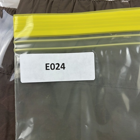 Columbia Omni-Wear Taupe Outdoor  Hiking Performance Shorts - Picture 9 of 9